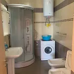 Two Bedroom Lakeview 아파트