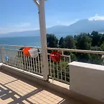 Two Bedroom Lakeview * 포그라데츠