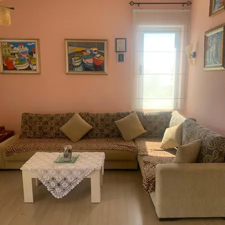 Two Bedroom Lakeview بورغراديك