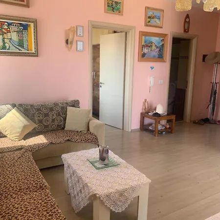 Апартаменты Two Bedroom Lakeview Поградец