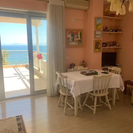 Two Bedroom Lakeview * بورغراديك