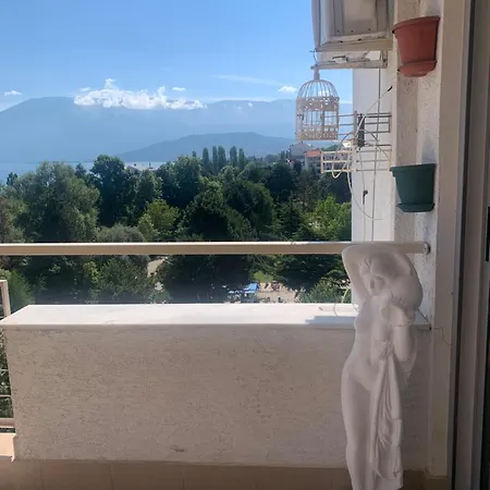 Апартаменты Two Bedroom Lakeview