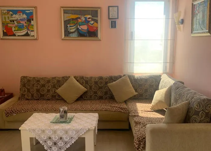 Two Bedroom Lakeview بورغراديك