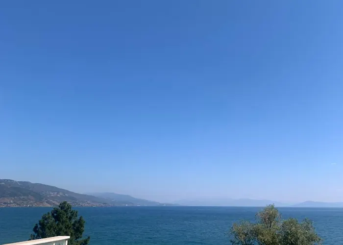 Two Bedroom Lakeview * بورغراديك