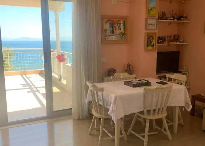 Two Bedroom Lakeview * بورغراديك