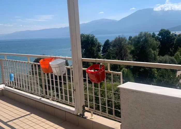 Two Bedroom Lakeview * بورغراديك