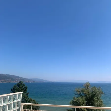 Two Bedroom Lakeview * Πόγραδετς