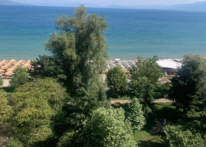 Two Bedroom Lakeview * Πόγραδετς