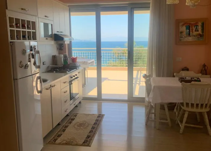 Two Bedroom Lakeview Διαμέρισμα